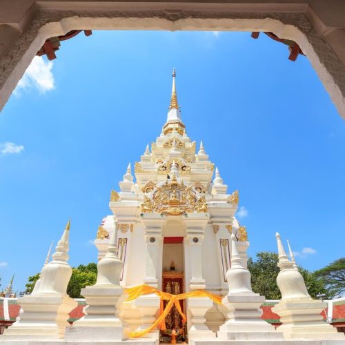 buddha-relic-pagoda-stupa-wat-phra-borommathat-chaiya-worawihan-surat-thani_554837-655